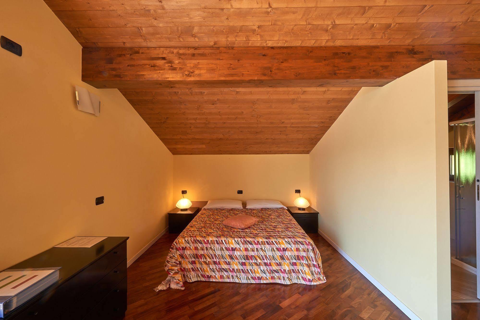 B&B-Foresteria Casa Della Musica Lake Como Mandello del Lario Kültér fotó